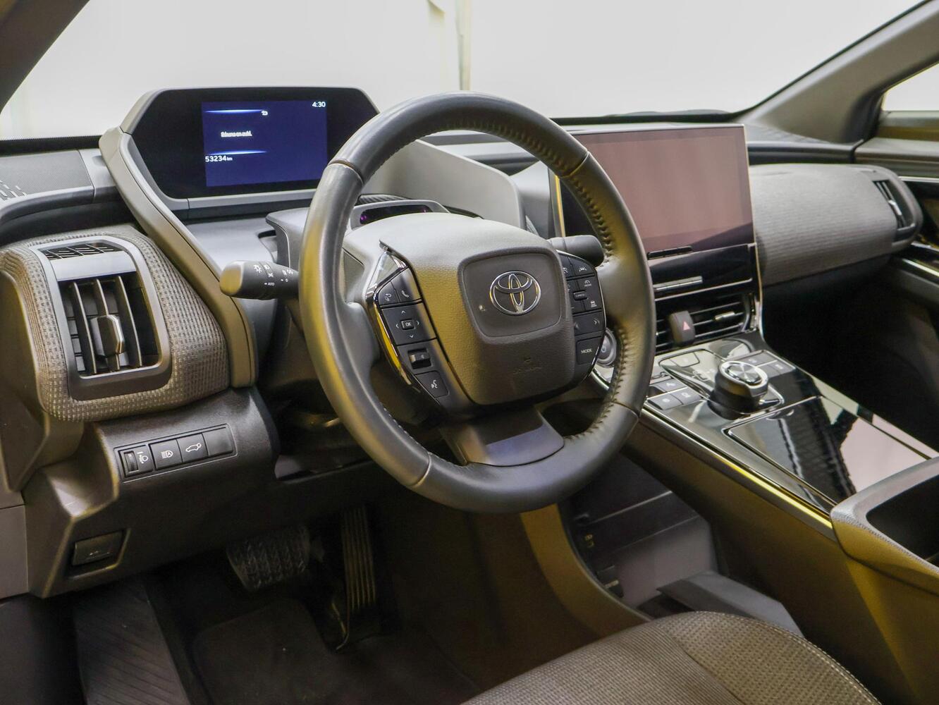 Toyota bZ4X vaihtoauto