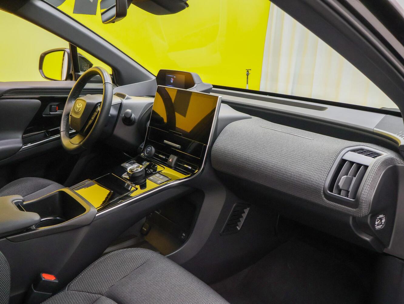 Toyota bZ4X vaihtoauto