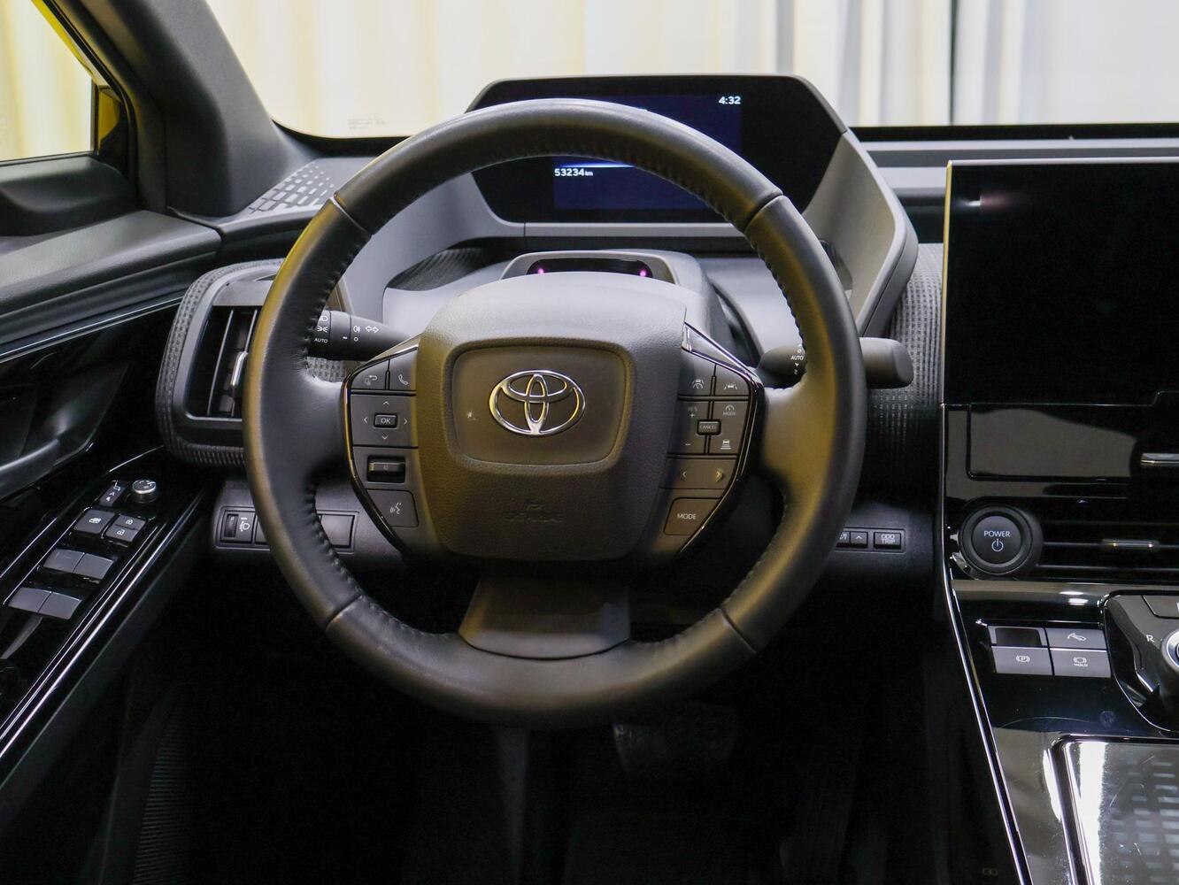 Toyota bZ4X vaihtoauto