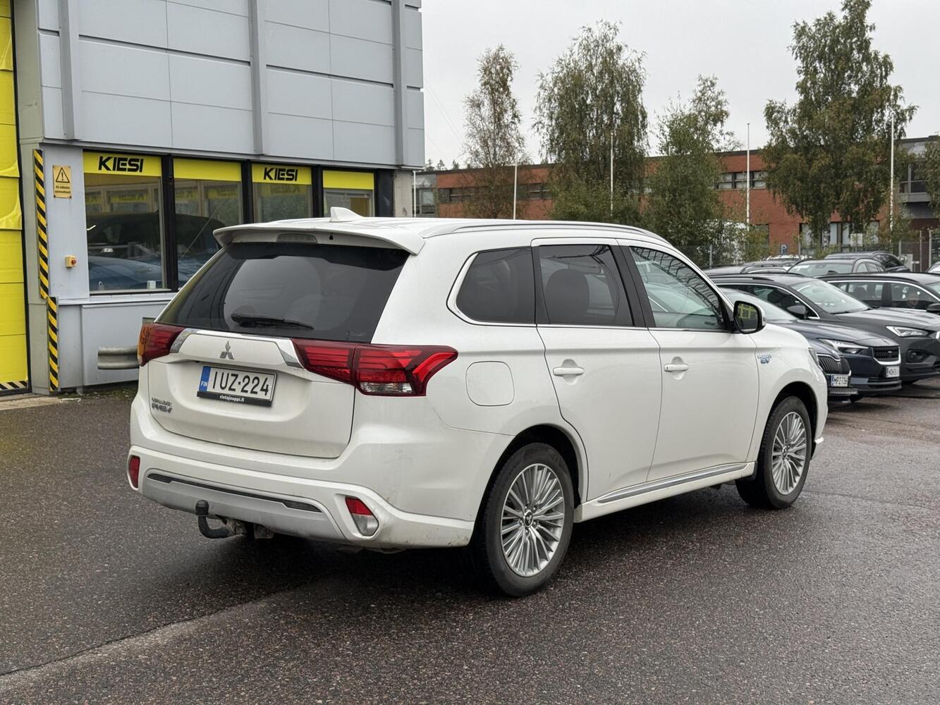 Mitsubishi Outlander PHEV vaihtoauto