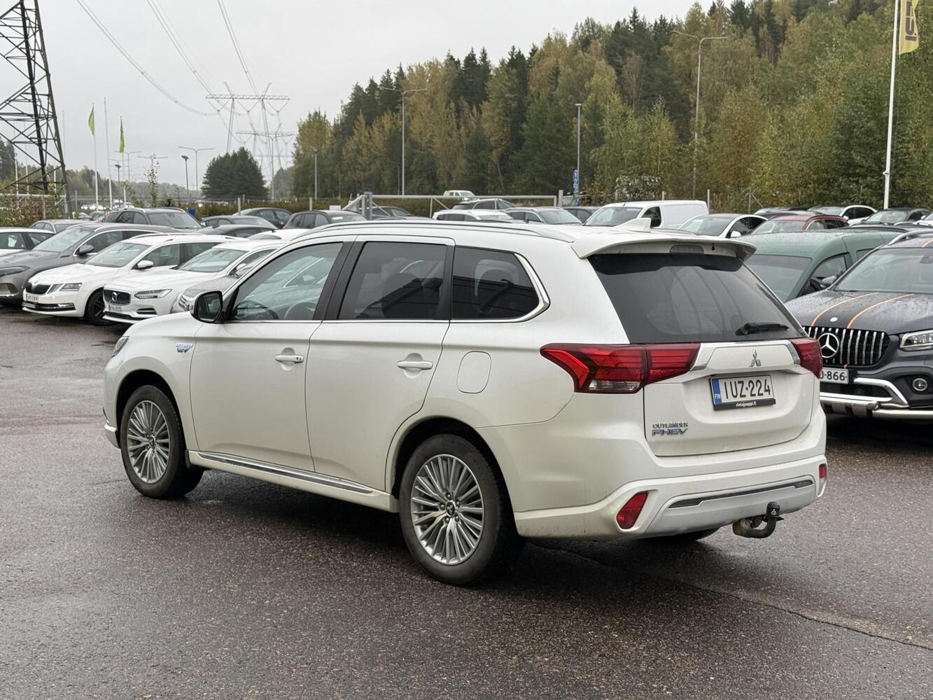 Mitsubishi Outlander PHEV vaihtoauto