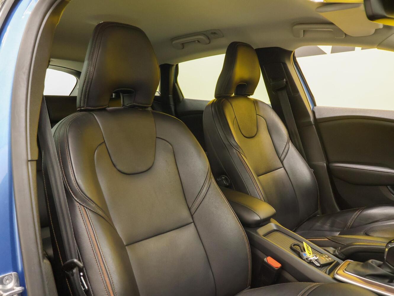 Volvo V40 Cross Country vaihtoauto