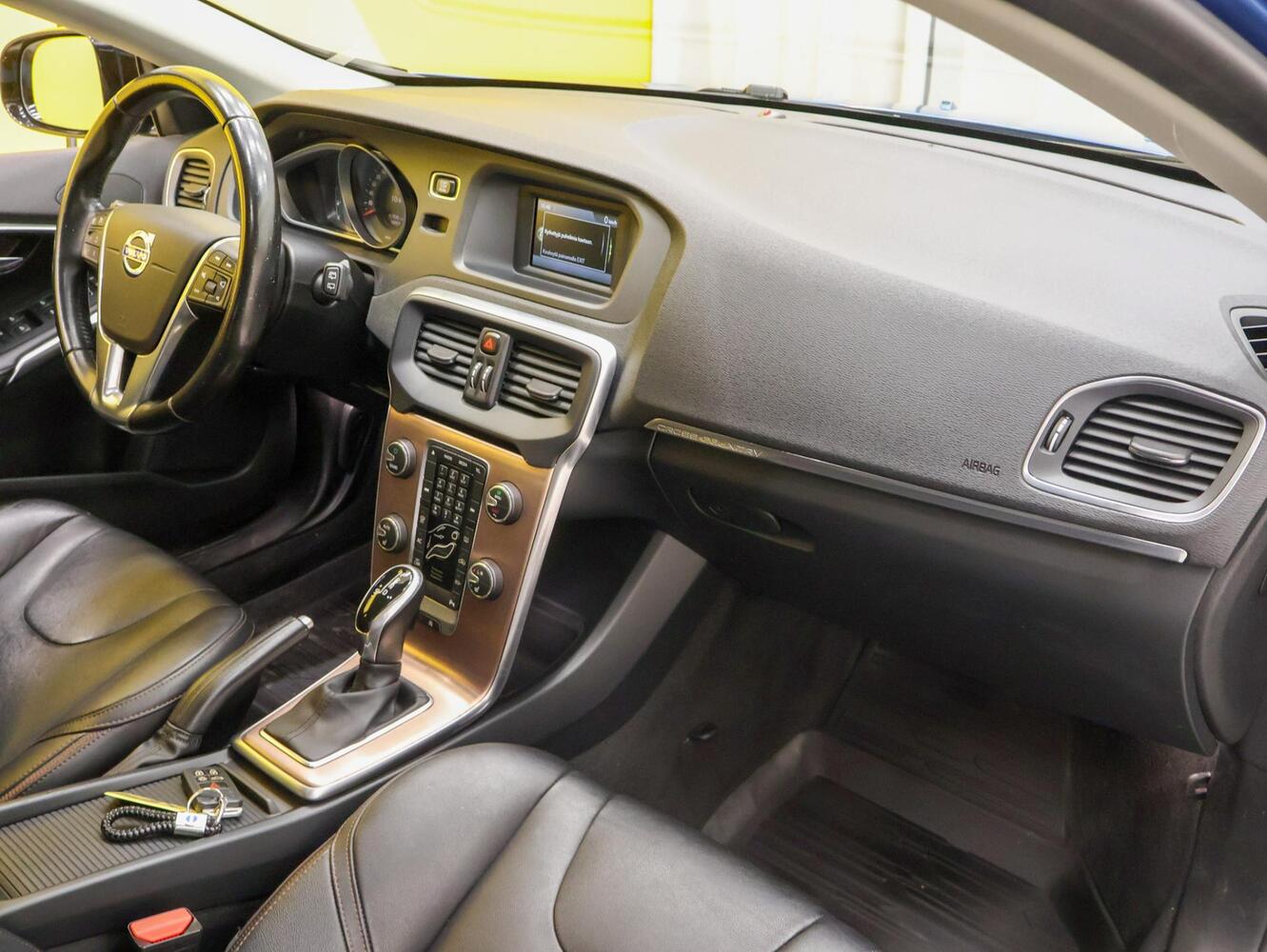 Volvo V40 Cross Country vaihtoauto