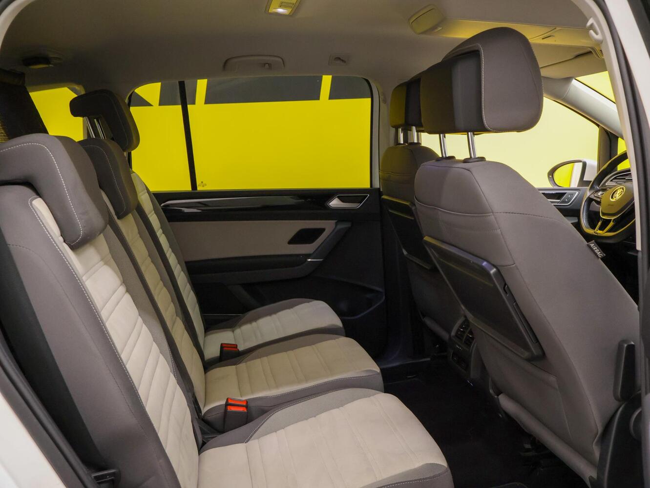 Volkswagen Touran vaihtoauto