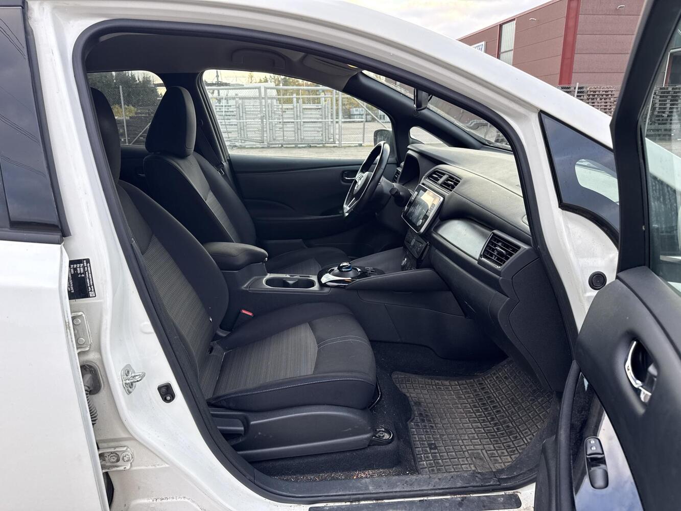 Nissan Leaf vaihtoauto