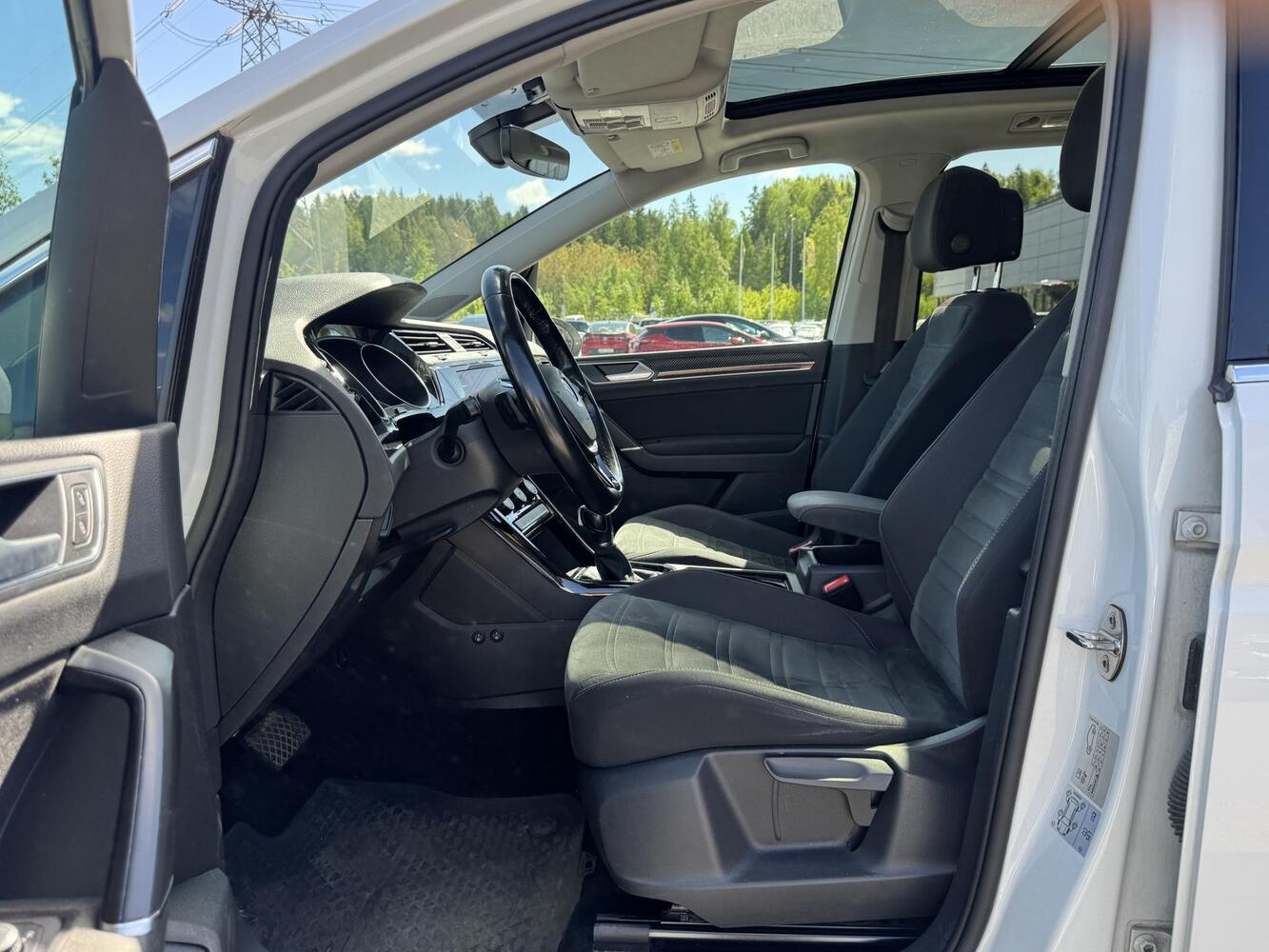 Volkswagen Touran vaihtoauto