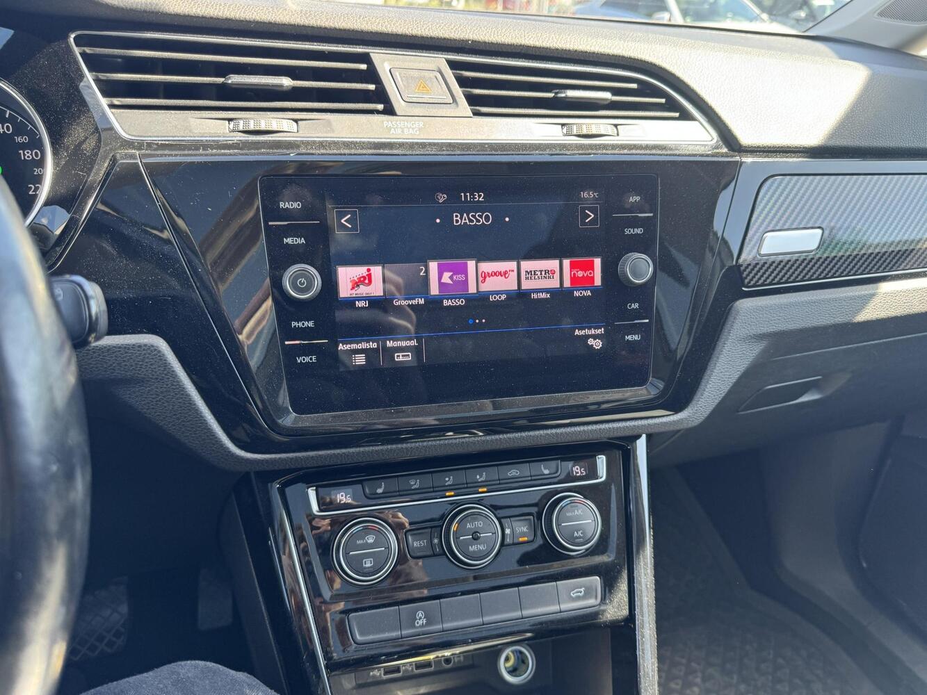 Volkswagen Touran vaihtoauto