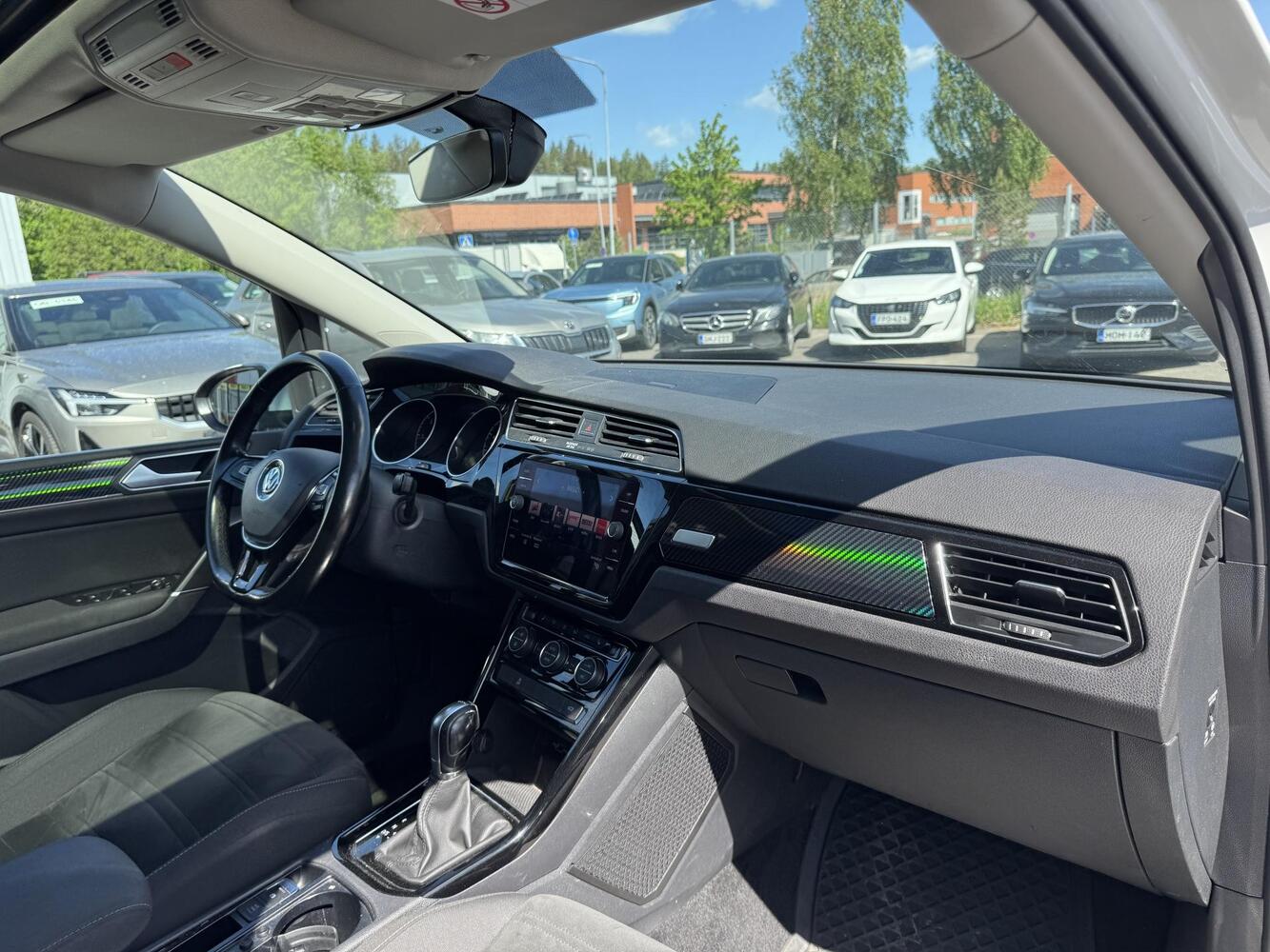 Volkswagen Touran vaihtoauto