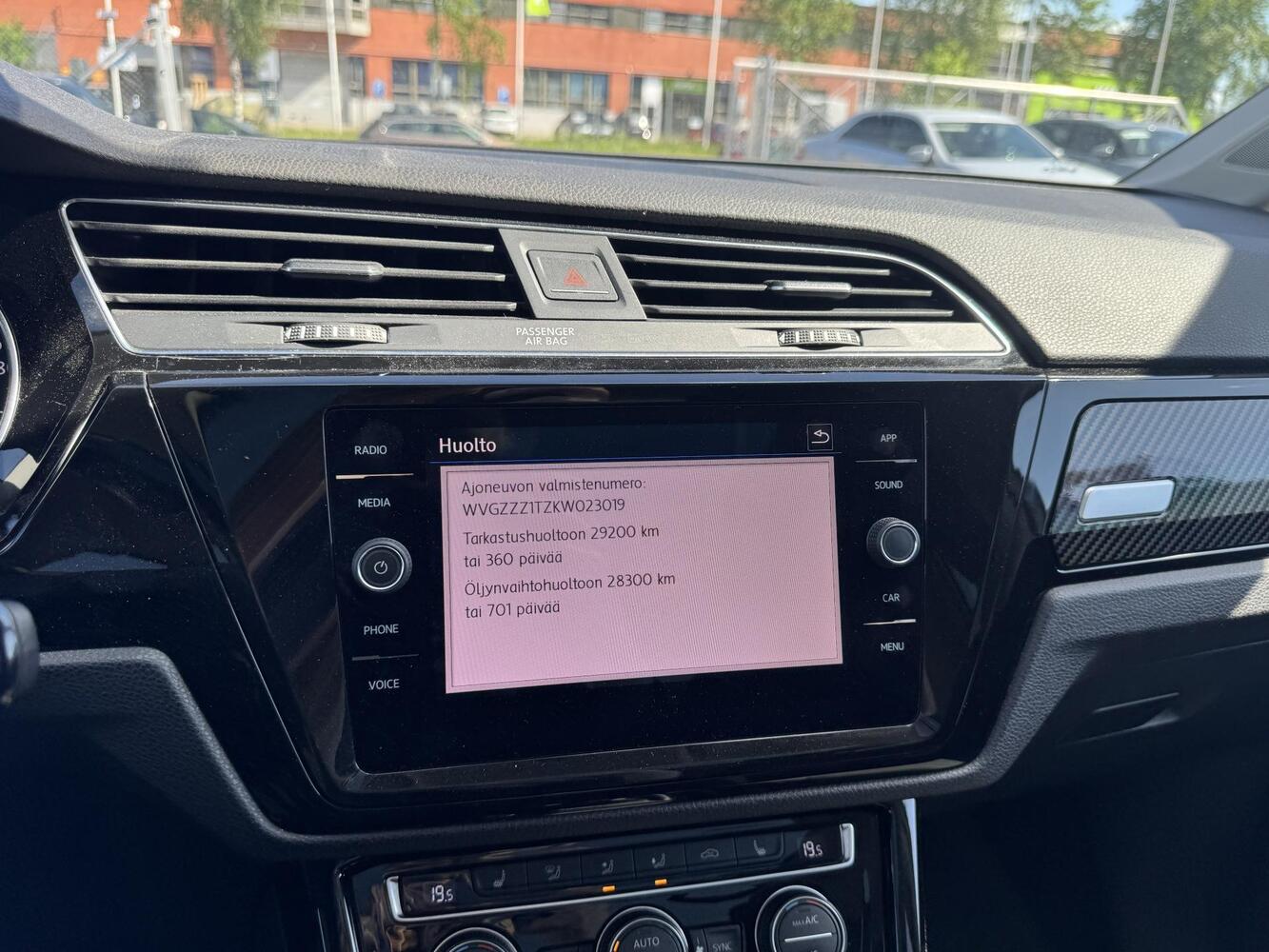 Volkswagen Touran vaihtoauto