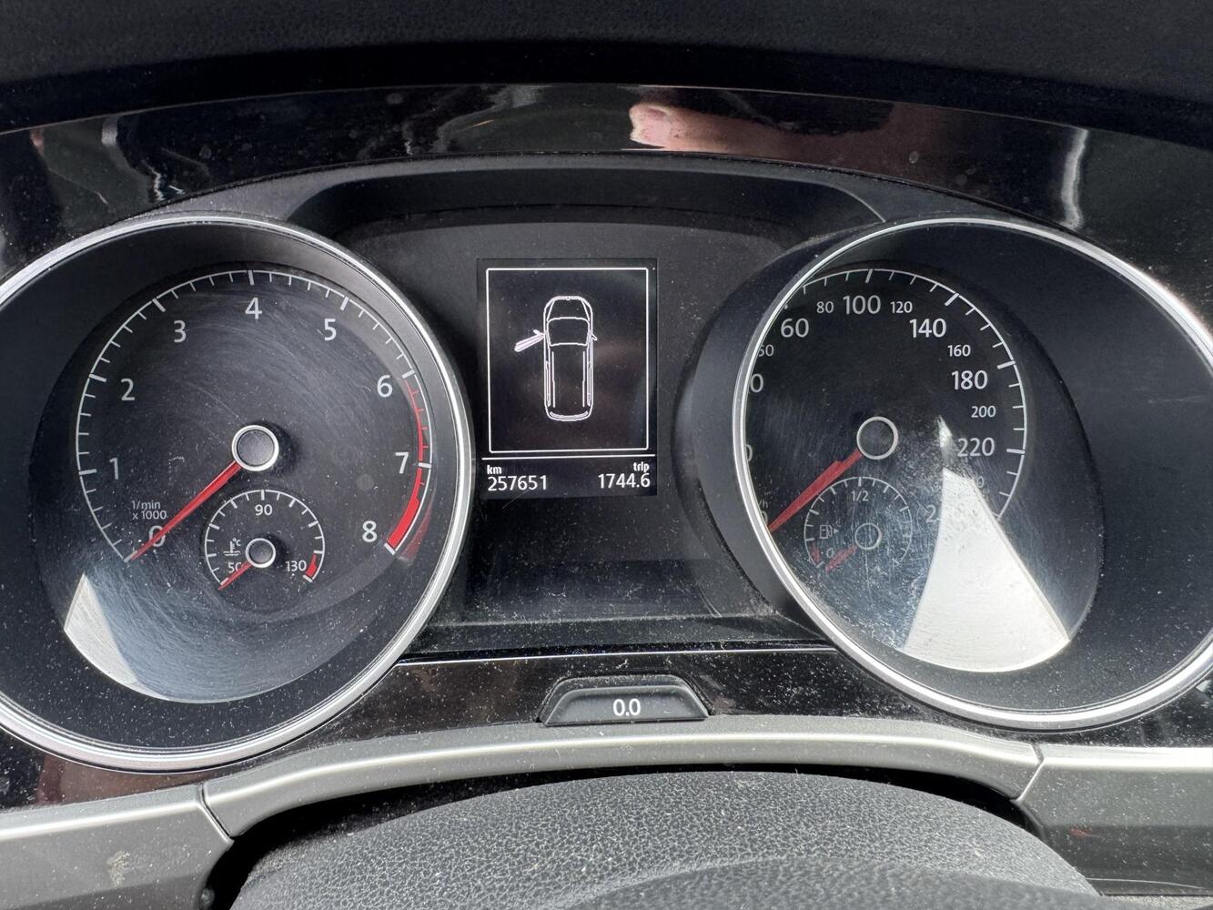 Volkswagen Touran vaihtoauto