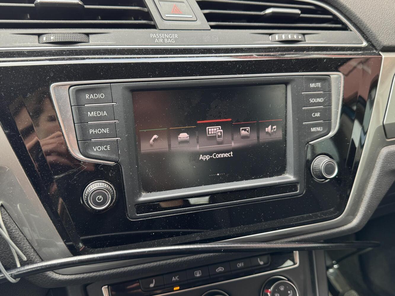 Volkswagen Touran vaihtoauto