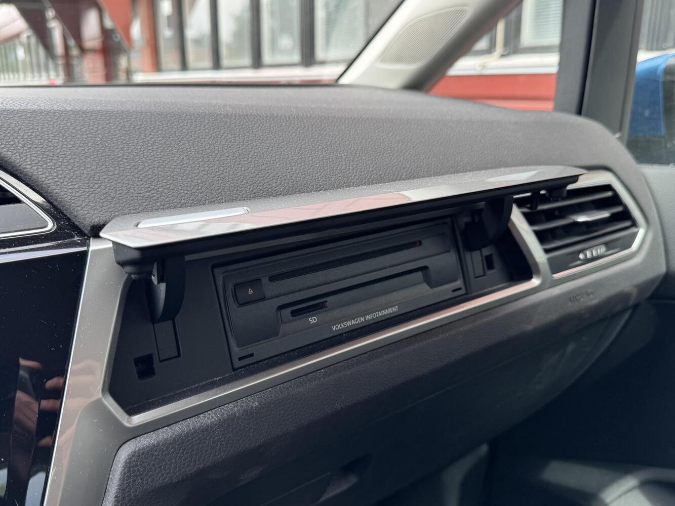 Volkswagen Touran vaihtoauto