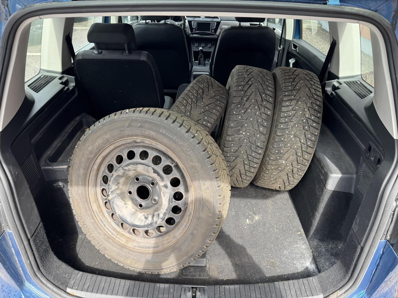Volkswagen Touran vaihtoauto