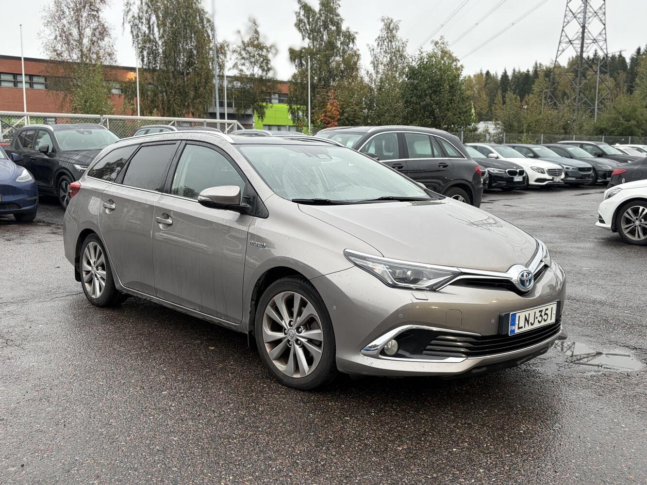 Toyota Auris vaihtoauto