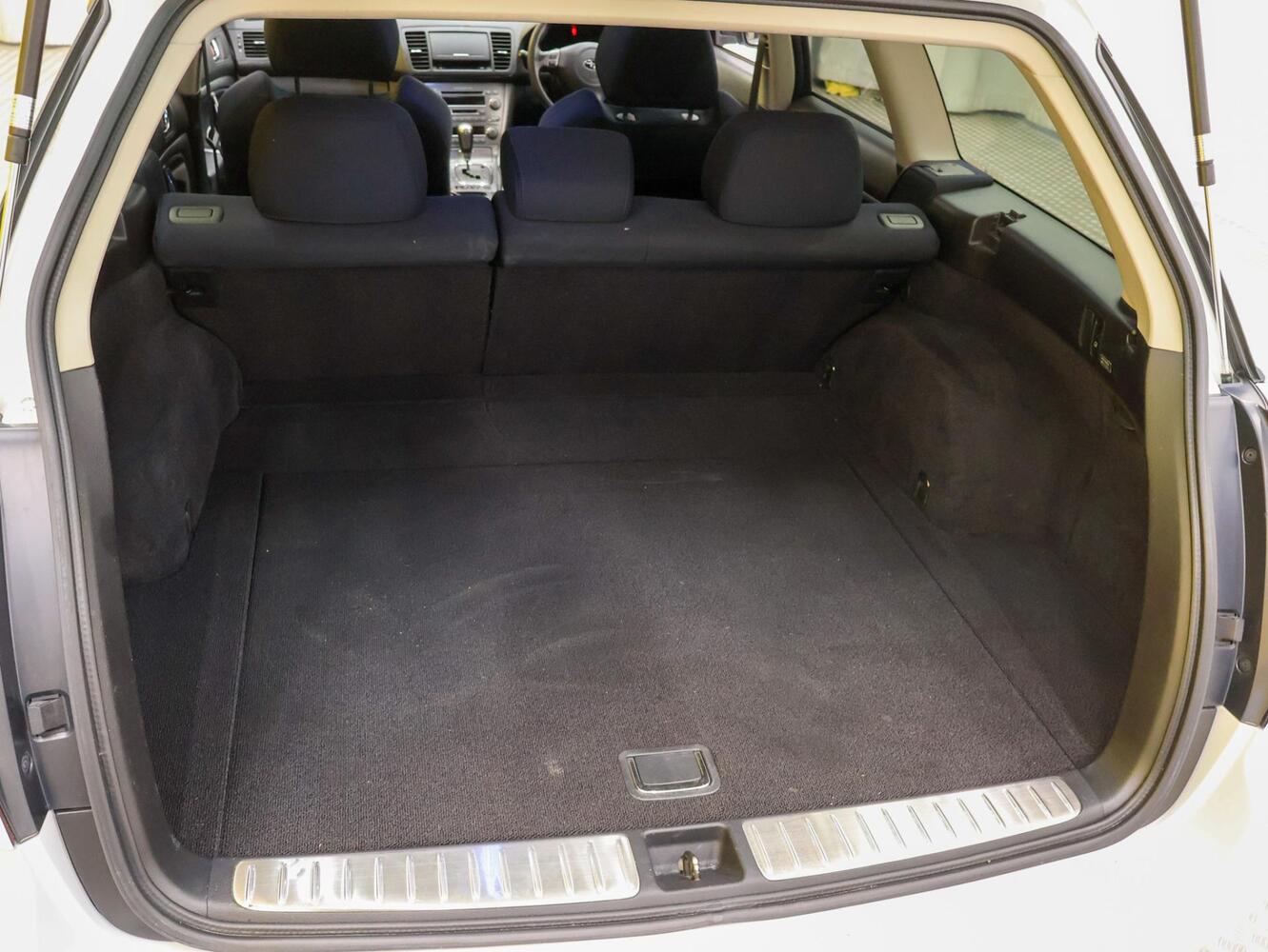 Subaru Legacy vaihtoauto