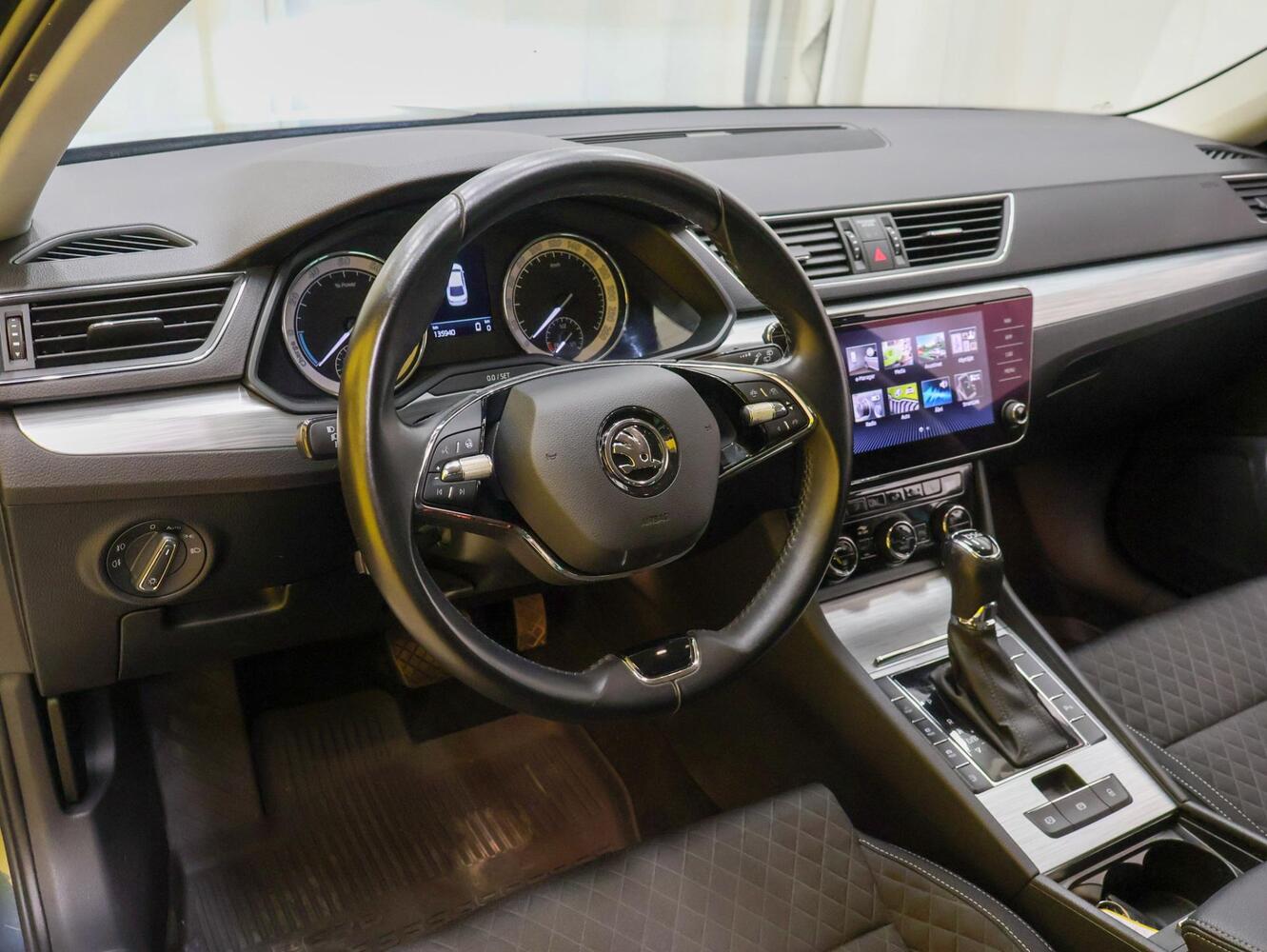 Skoda Superb vaihtoauto