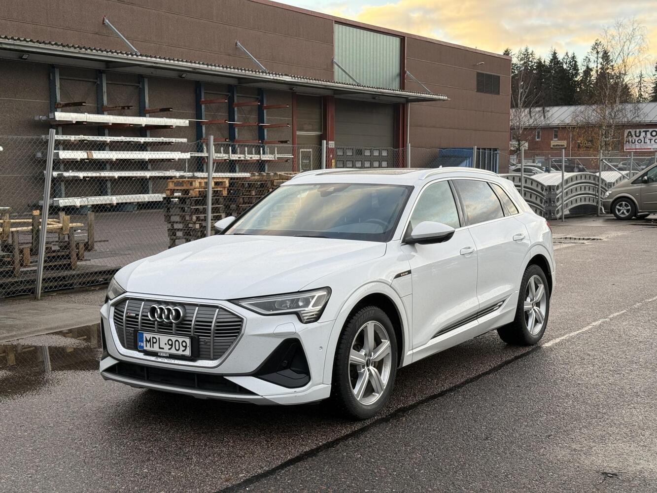 Audi e-tron vaihtoauto