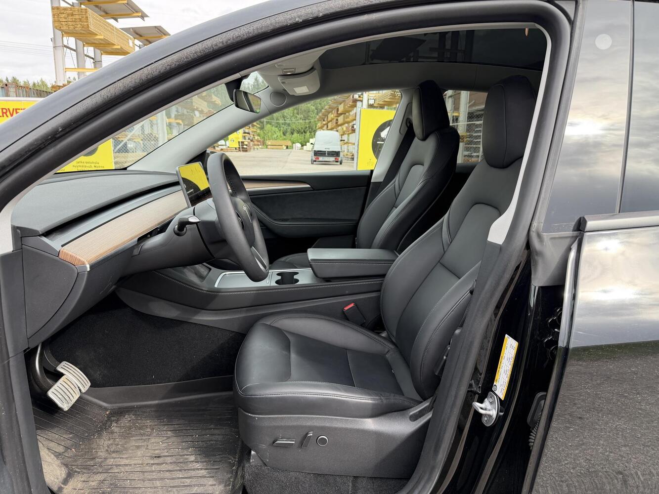 Tesla Model Y vaihtoauto