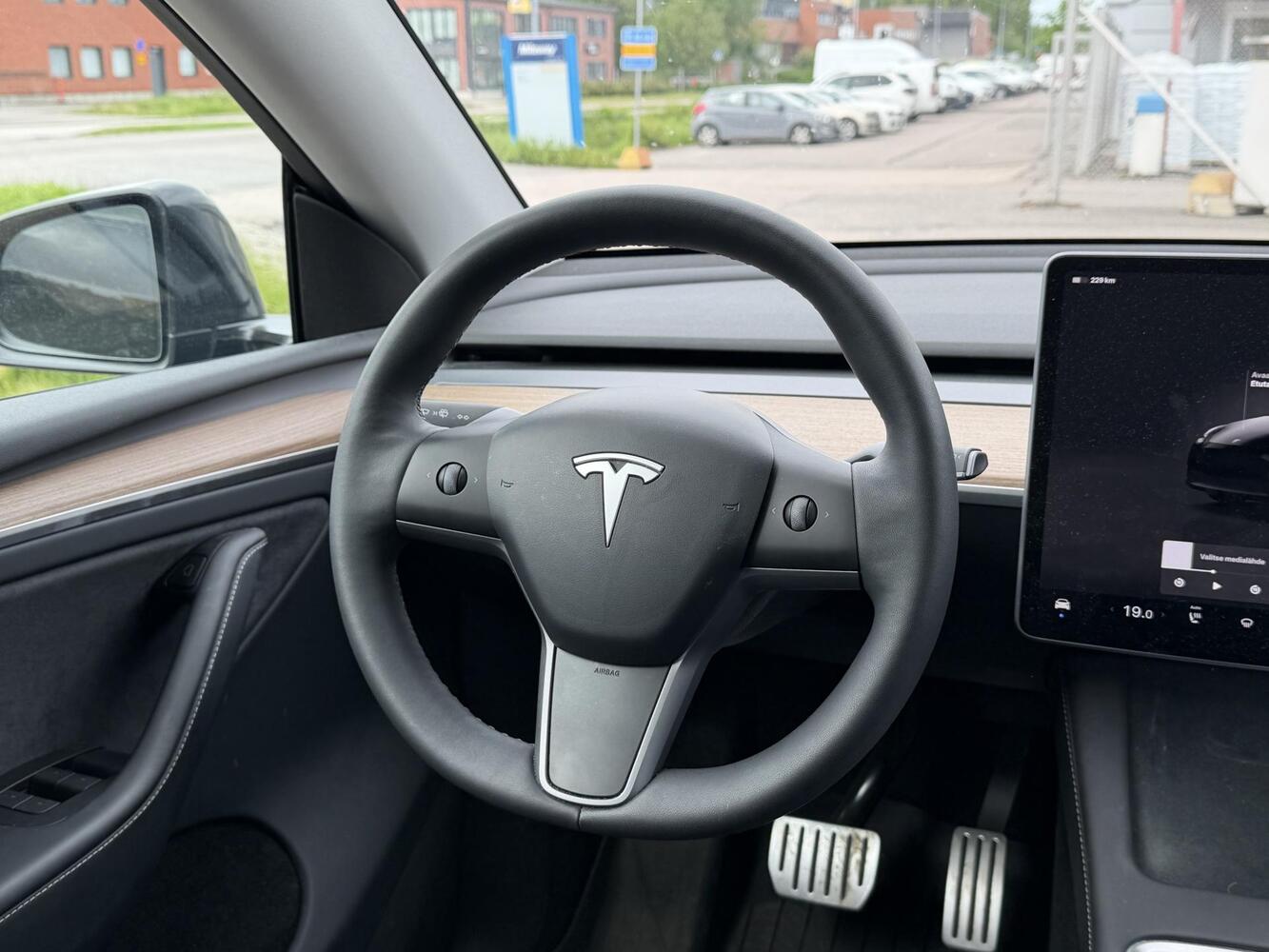 Tesla Model Y vaihtoauto