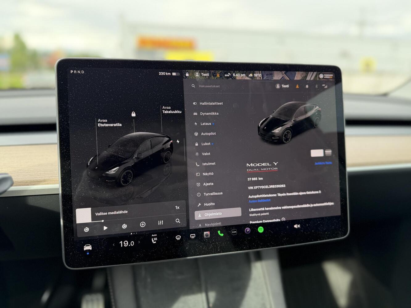Tesla Model Y vaihtoauto