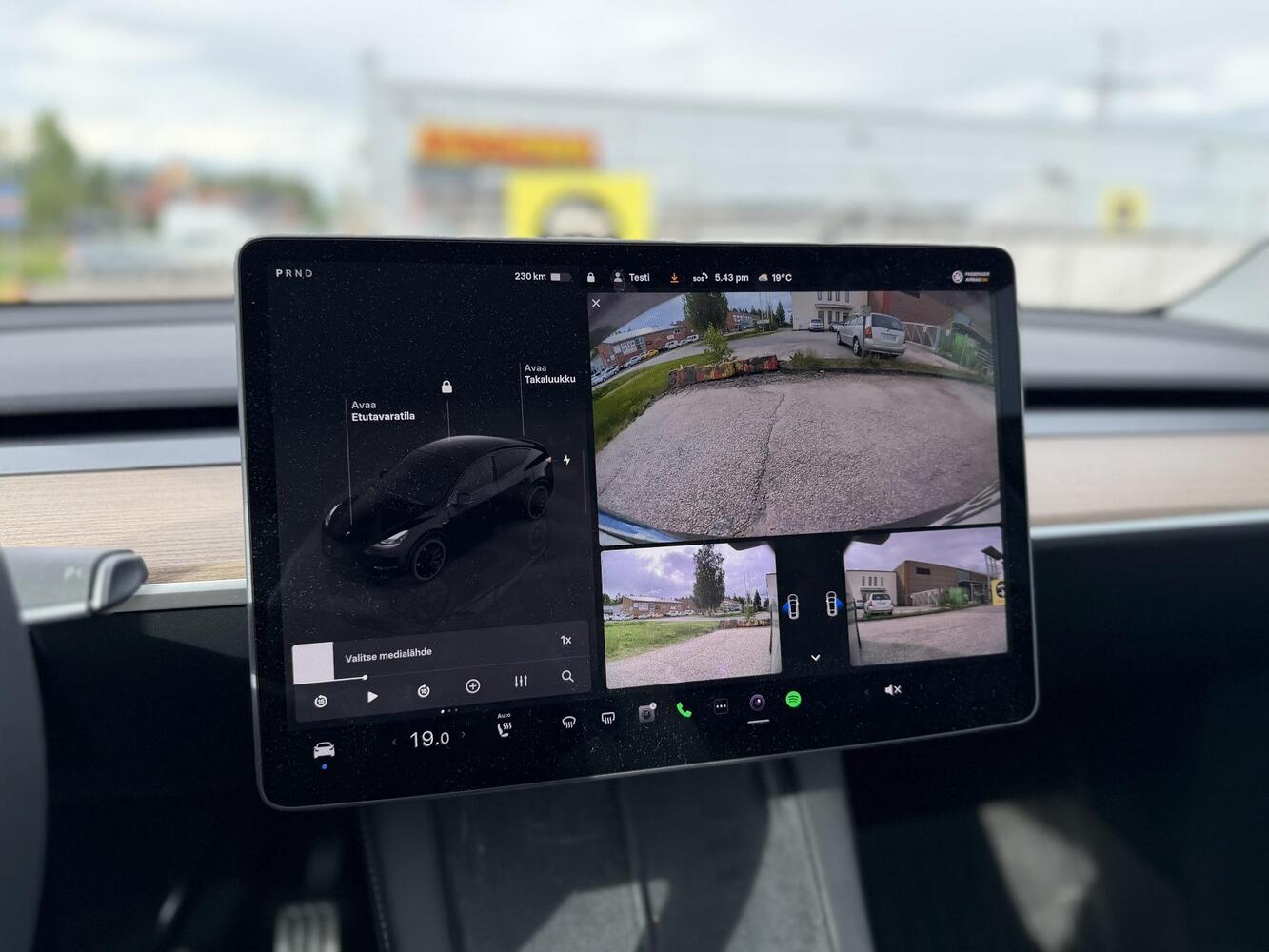 Tesla Model Y vaihtoauto