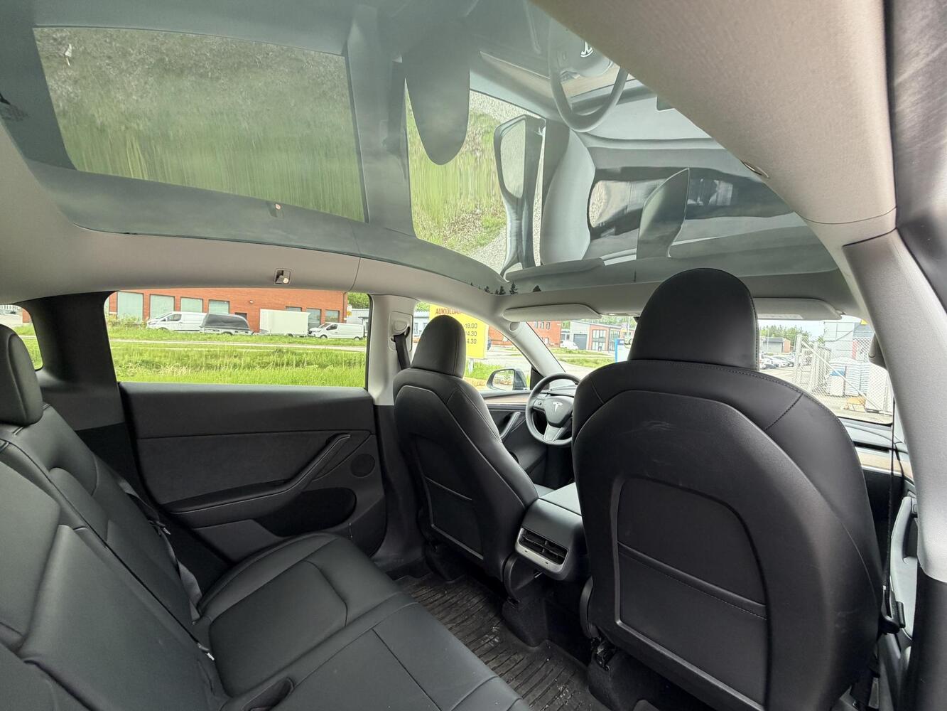 Tesla Model Y vaihtoauto