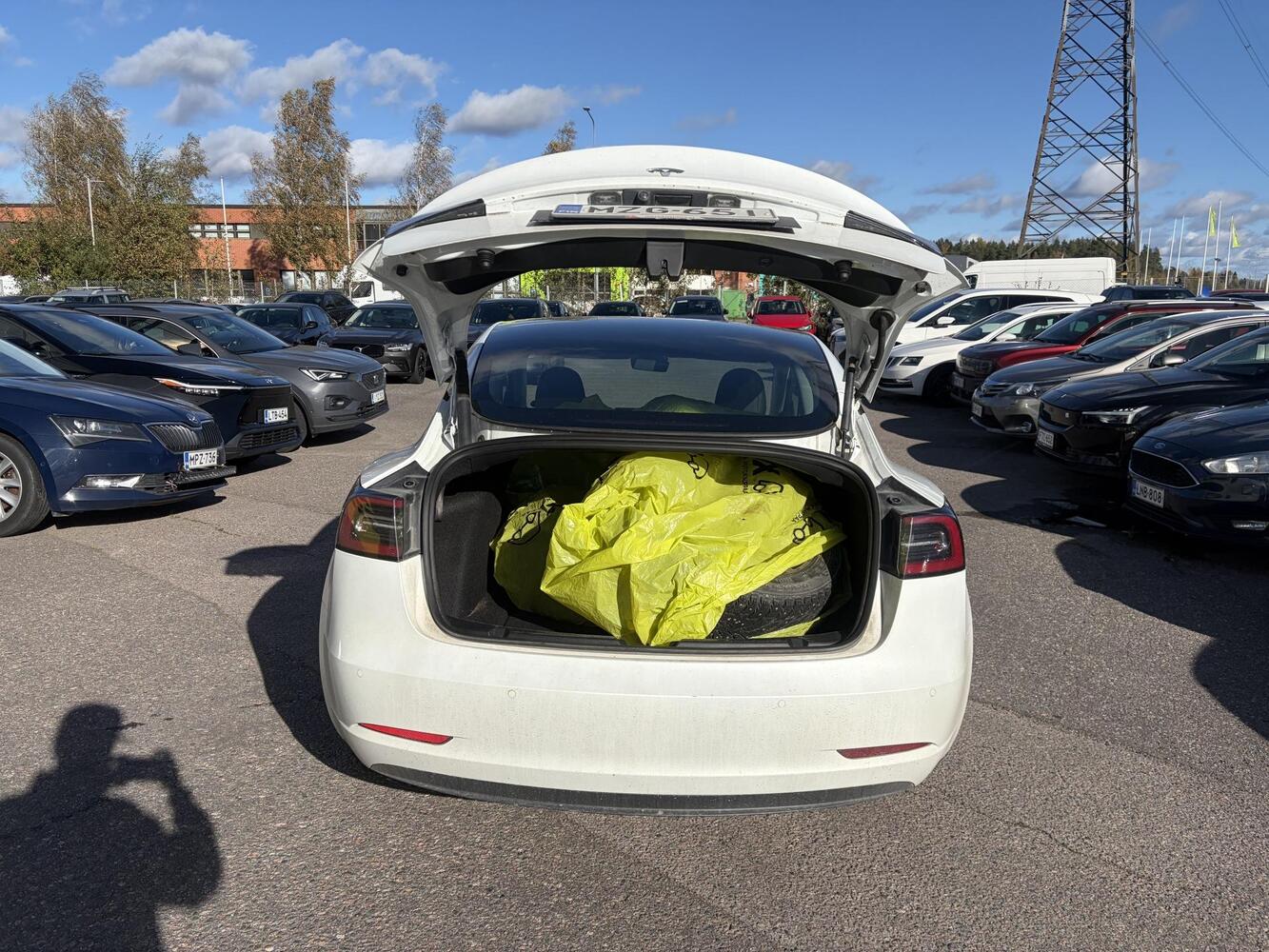 Tesla Model 3 vaihtoauto