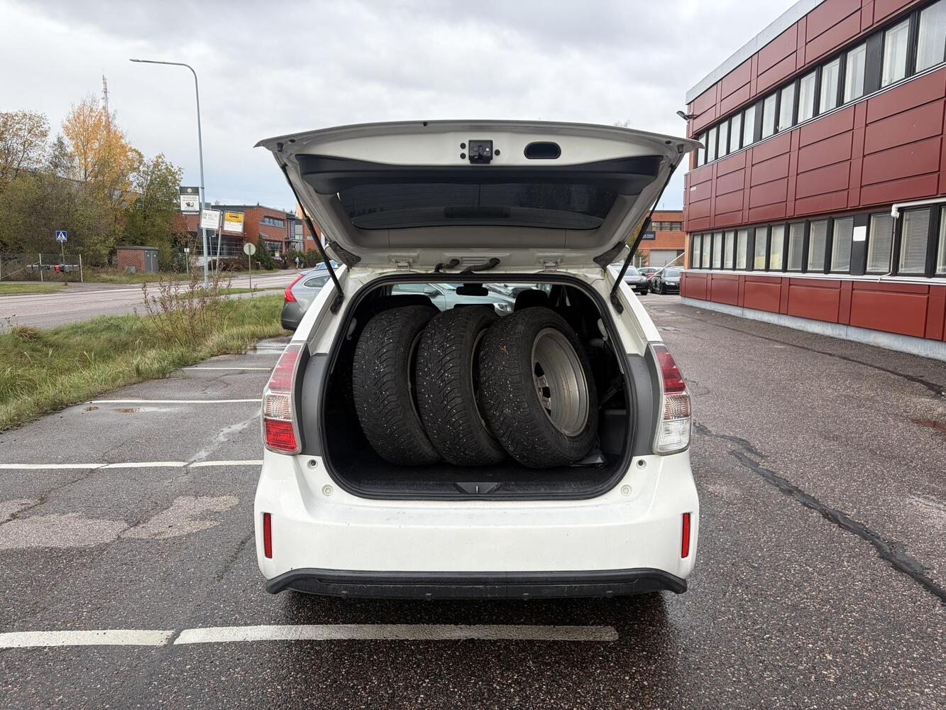 Toyota Prius+ vaihtoauto