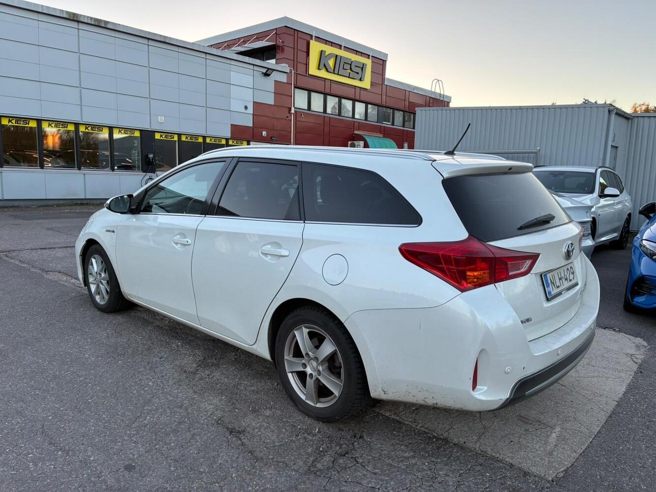 Toyota Auris vaihtoauto