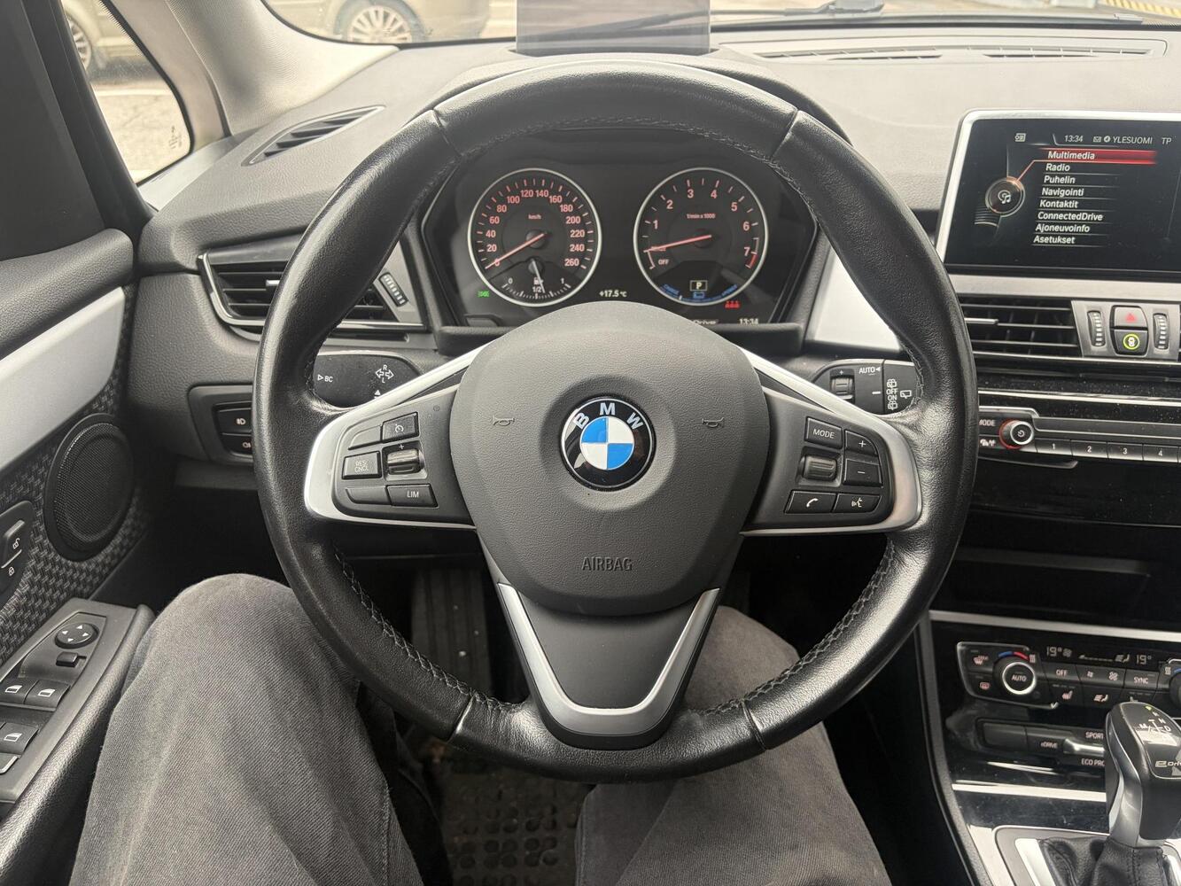 BMW 225 vaihtoauto