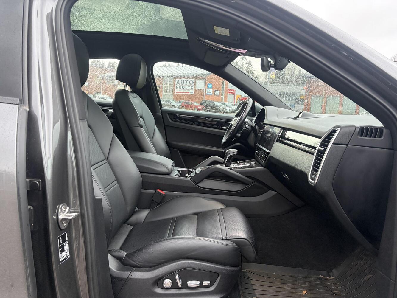 Porsche Cayenne vaihtoauto