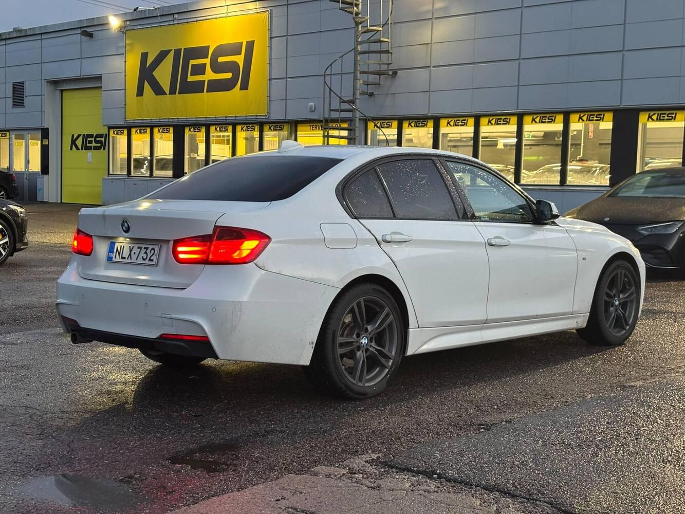BMW 320 vaihtoauto