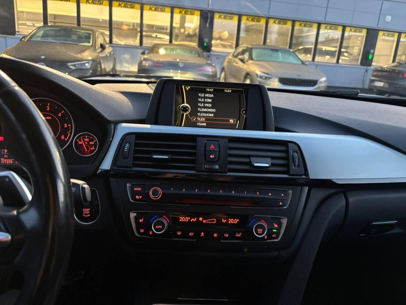 BMW 320 vaihtoauto