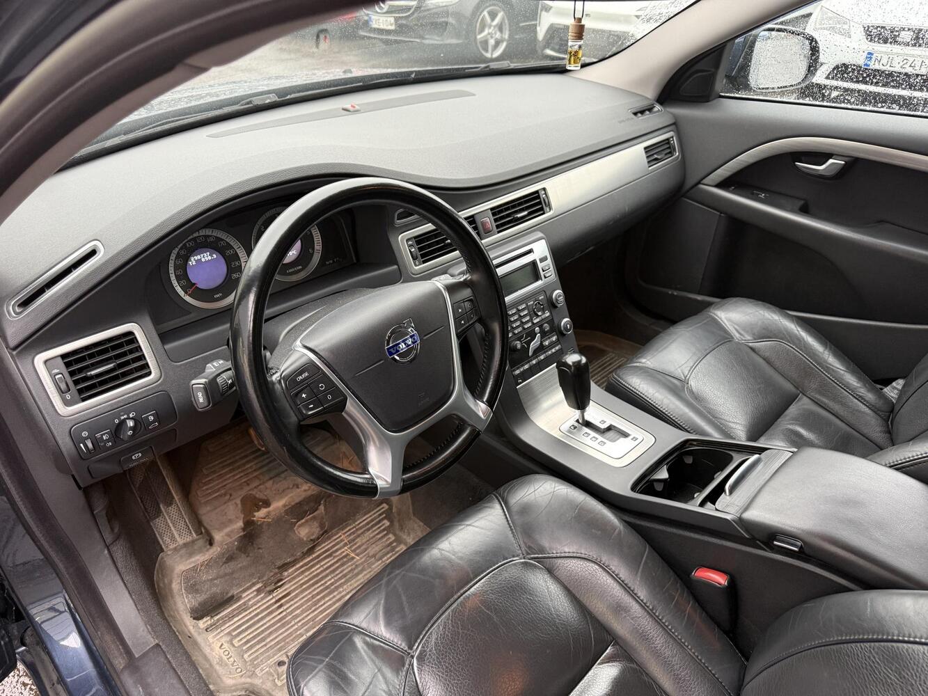 Volvo V70 vaihtoauto