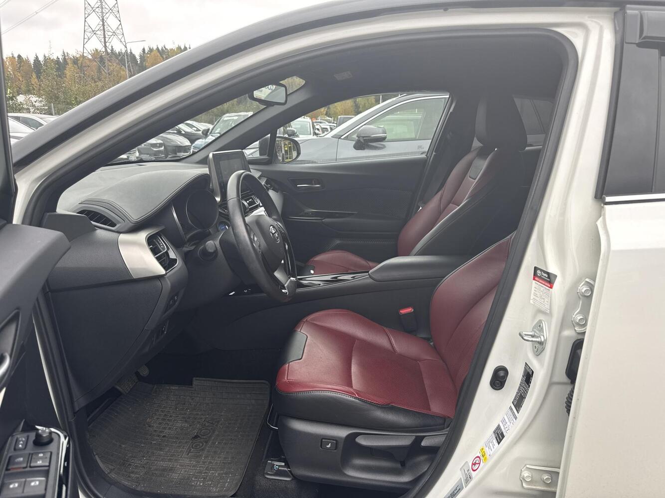 Toyota C-HR vaihtoauto