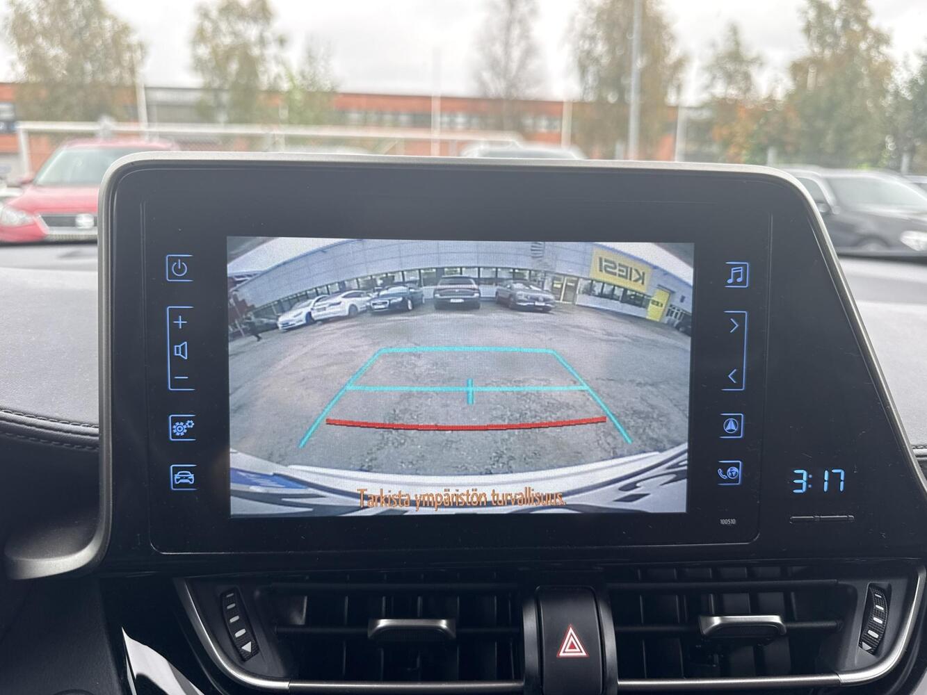 Toyota C-HR vaihtoauto