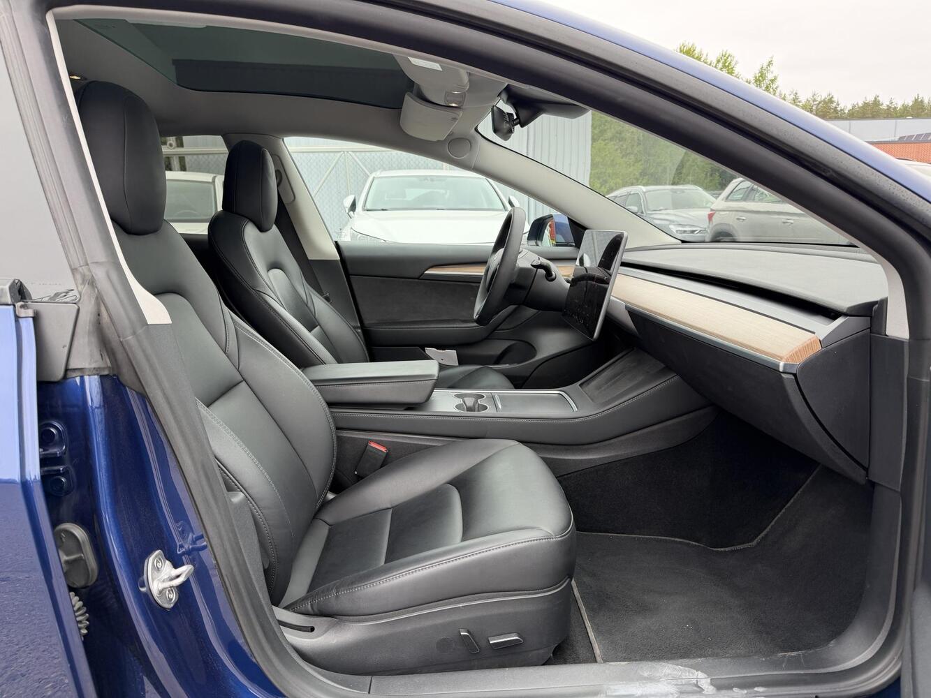 Tesla Model 3 vaihtoauto