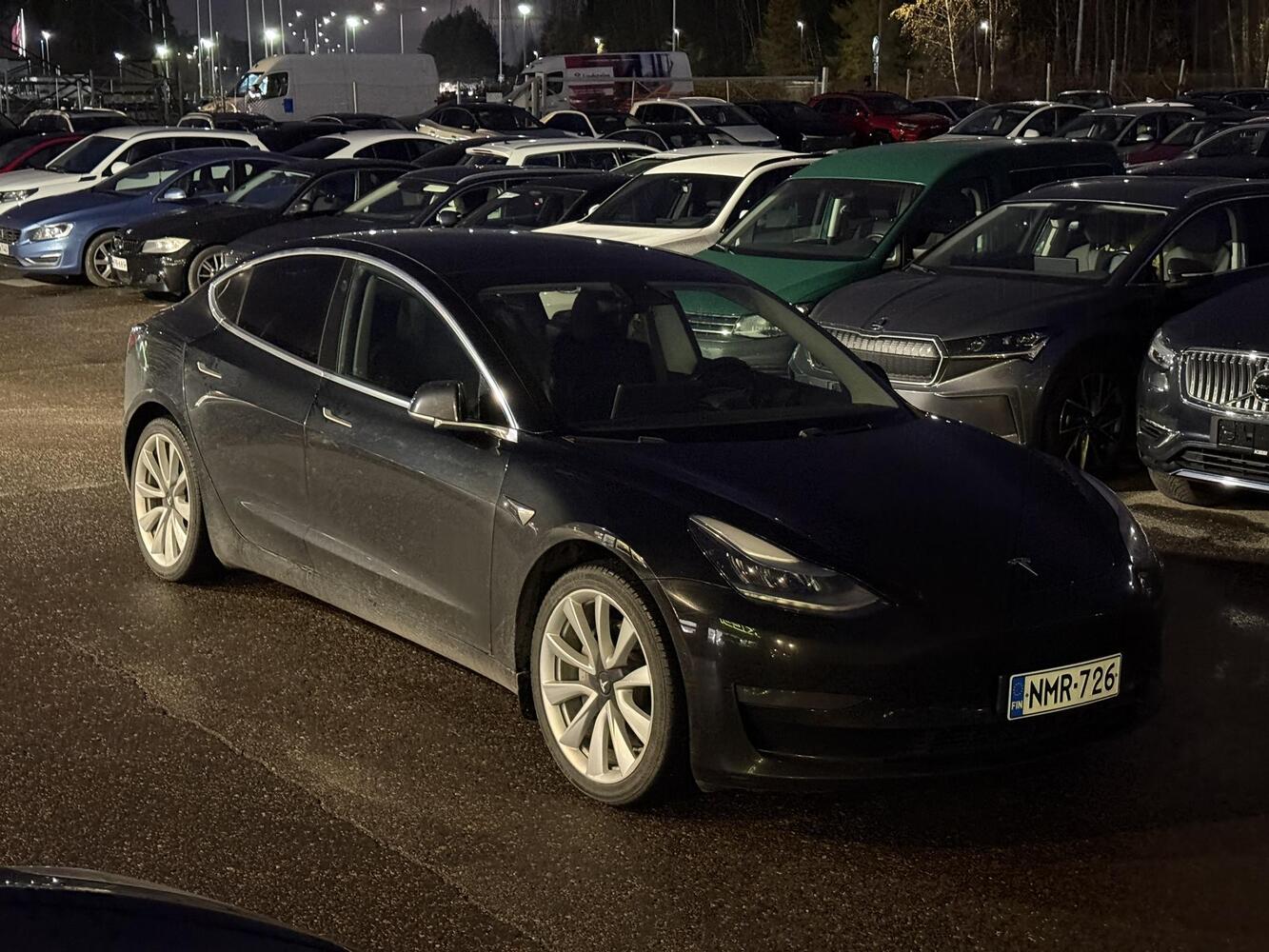 Tesla Model 3 vaihtoauto