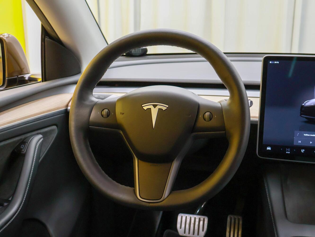 Tesla Model Y vaihtoauto