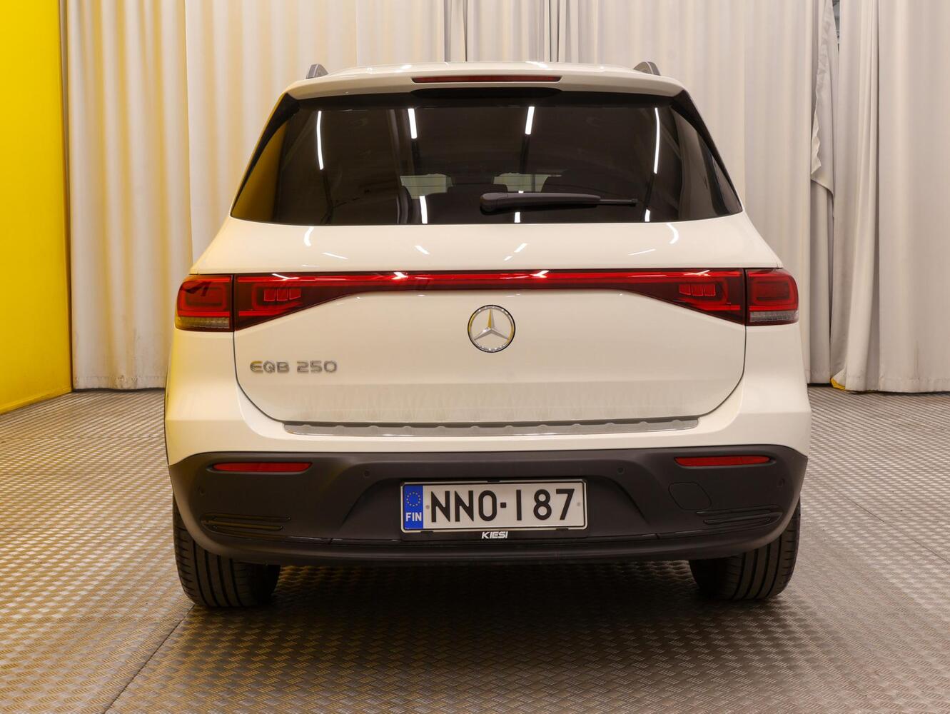 Mercedes-Benz EQB vaihtoauto
