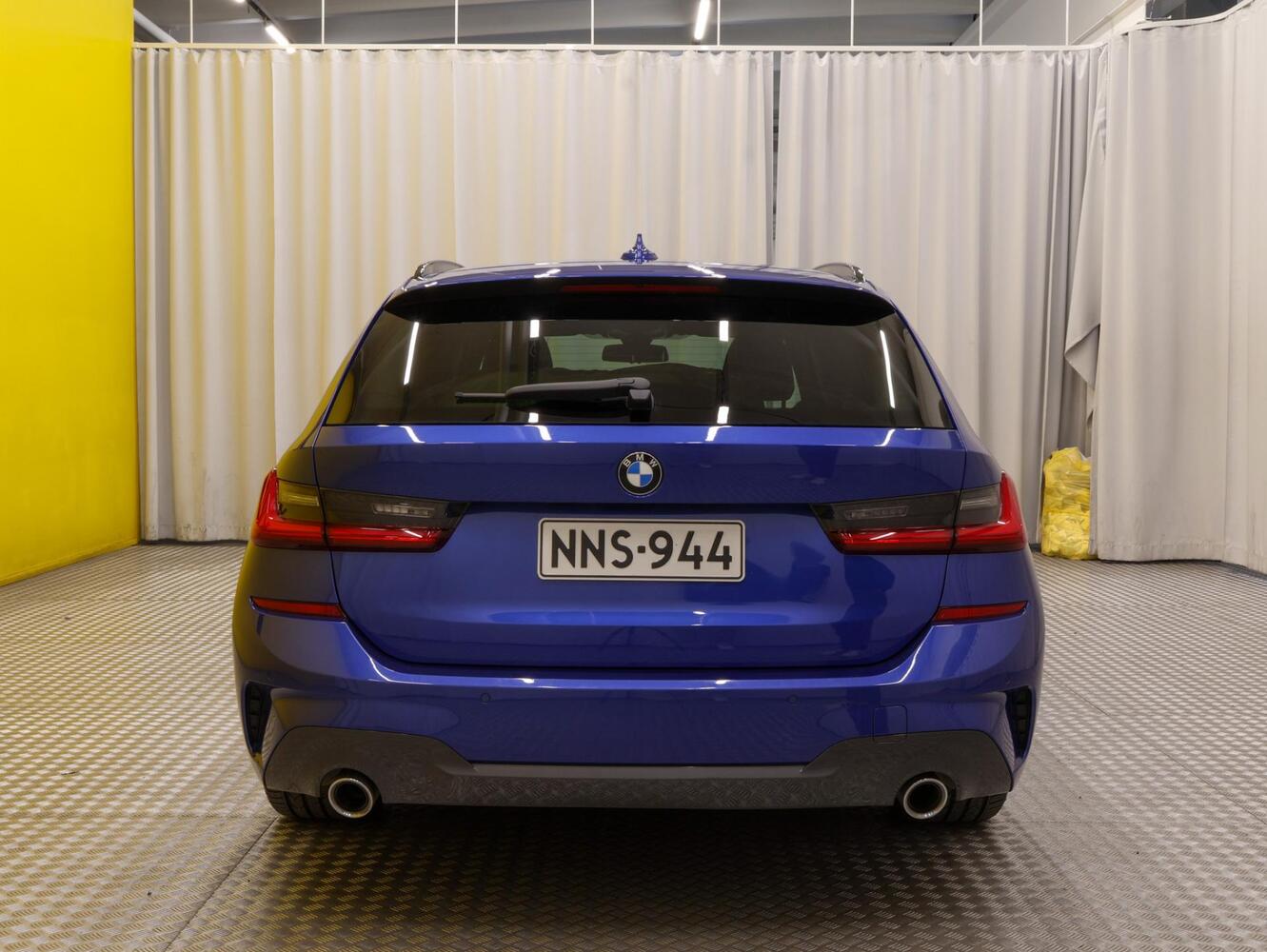 BMW 330 vaihtoauto
