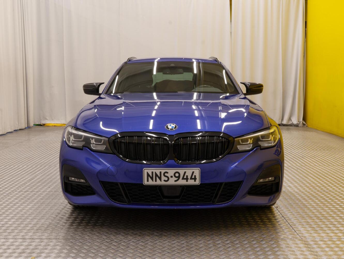 BMW 330 vaihtoauto