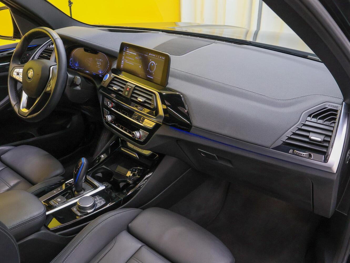 BMW iX3 vaihtoauto