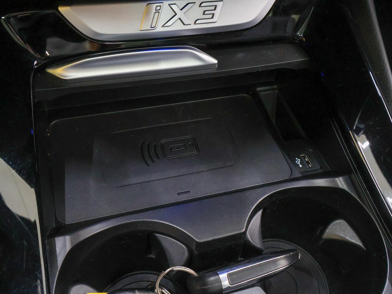 BMW iX3 vaihtoauto
