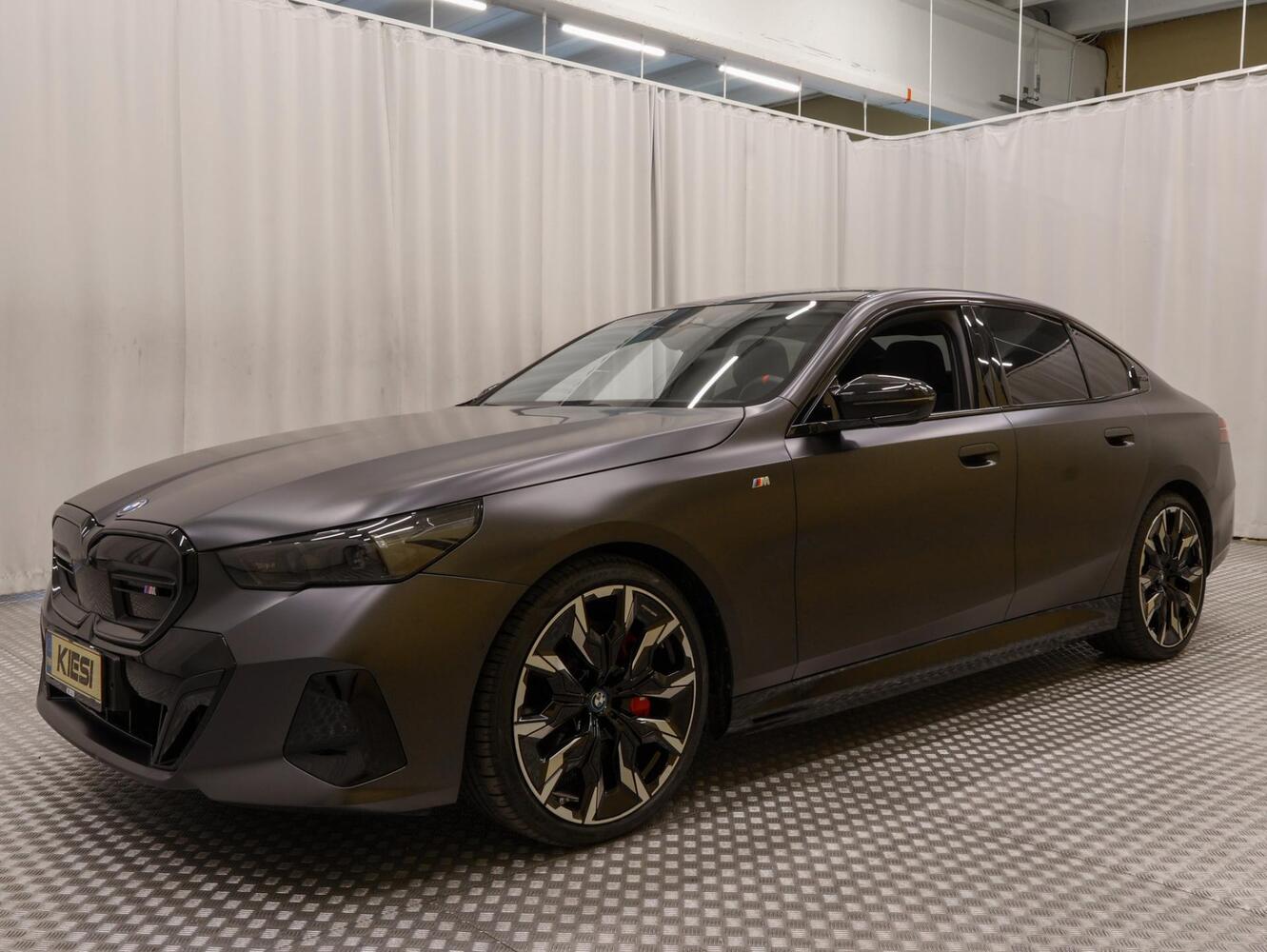 BMW i5 M60 vaihtoauto