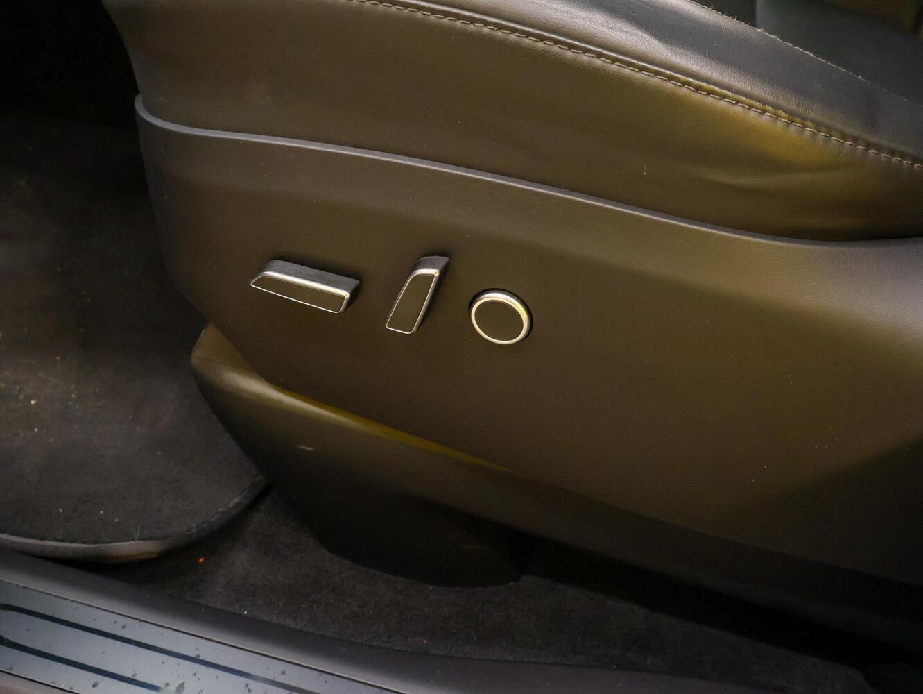 Tesla Model X vaihtoauto