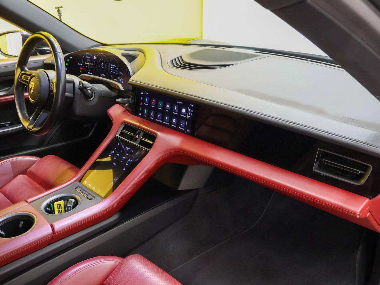 Porsche Taycan vaihtoauto