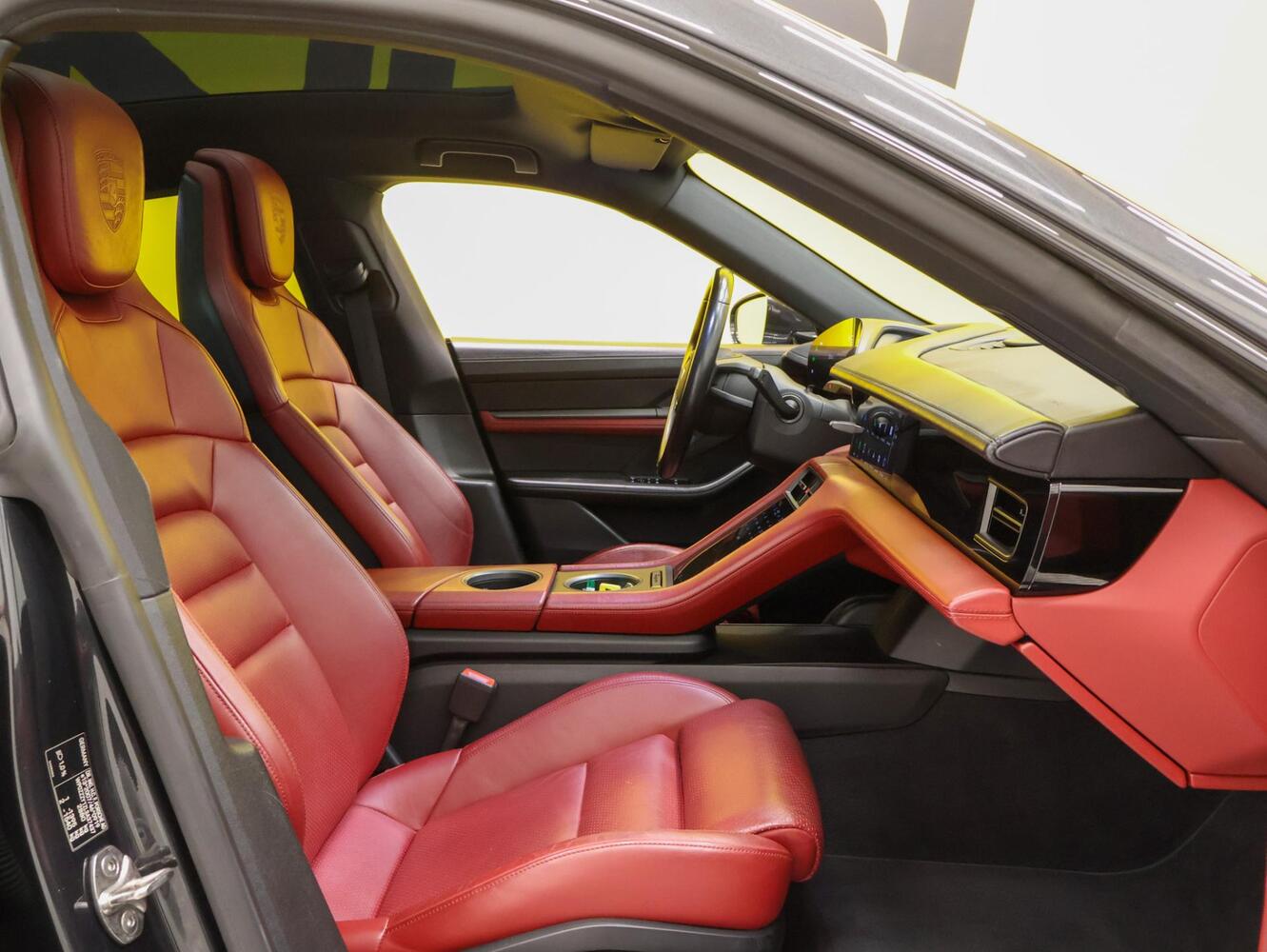 Porsche Taycan vaihtoauto