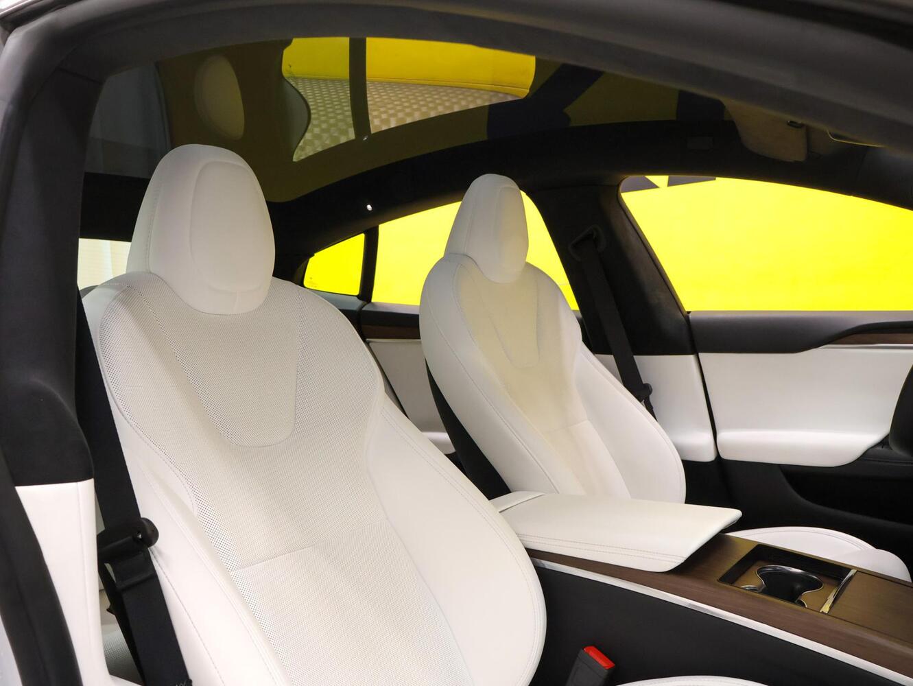 Tesla Model S vaihtoauto
