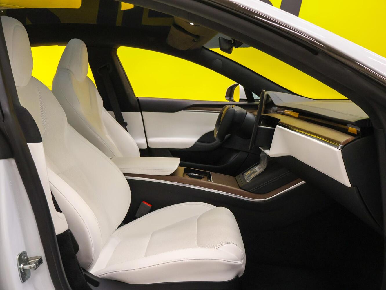 Tesla Model S vaihtoauto